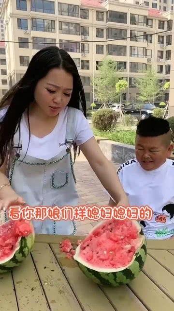 女汉子吃瓜视频,辣味十足的网络美食盛宴  第3张