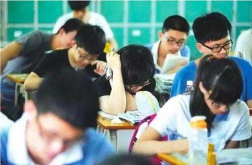 武汉大学辅导员骚扰吃瓜  第3张